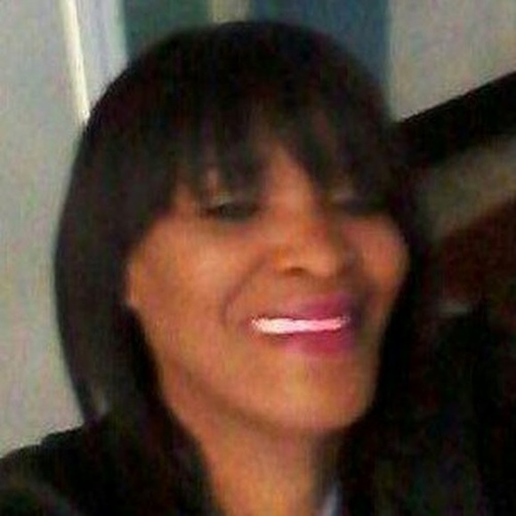 Meet your Posher, Bev - Picture 1 of 1